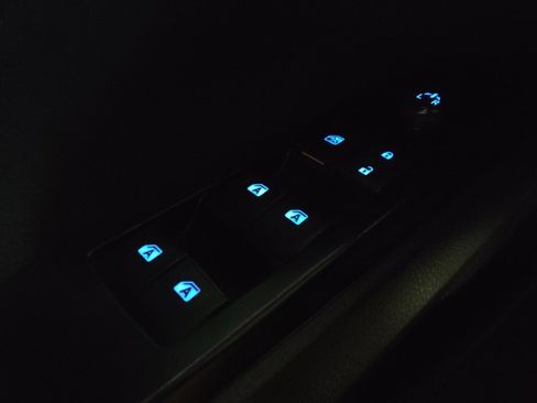 Used 2020 Toyota Camry LE image 27