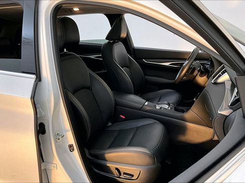 Certified 2025 INFINITI QX50 Luxe image 10