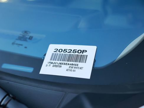 Used 2025 Ford Expedition Active AWD/4WD image 44