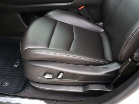 Used 2025 Cadillac XT5 Luxury w/ LPO, Floor Liner Package image 19