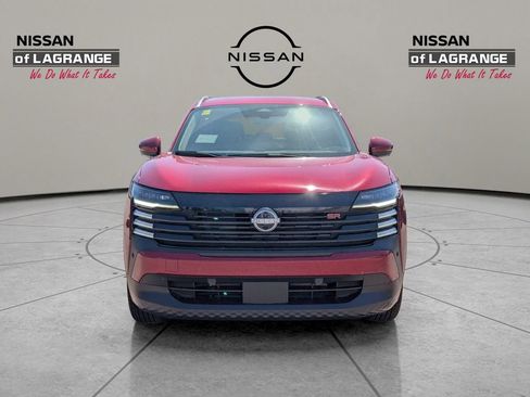Used 2025 Nissan Kicks SR FWD image 2