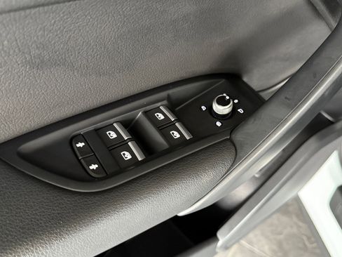 Used 2019 Audi Q5 2.0T Premium w/ Convenience Package image 11