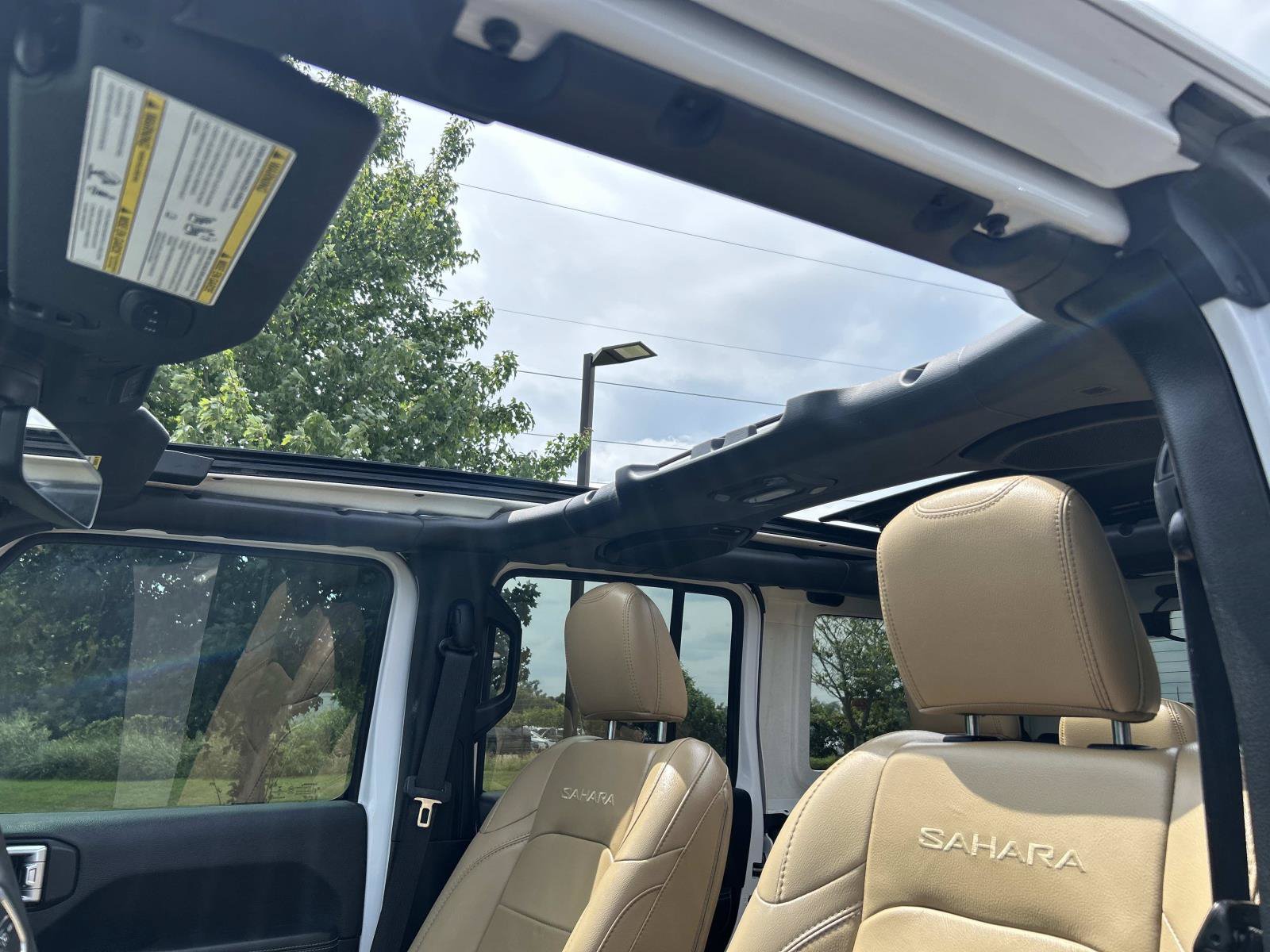 Used 2019 Jeep Wrangler Unlimited Sahara AWD/4WD image 30
