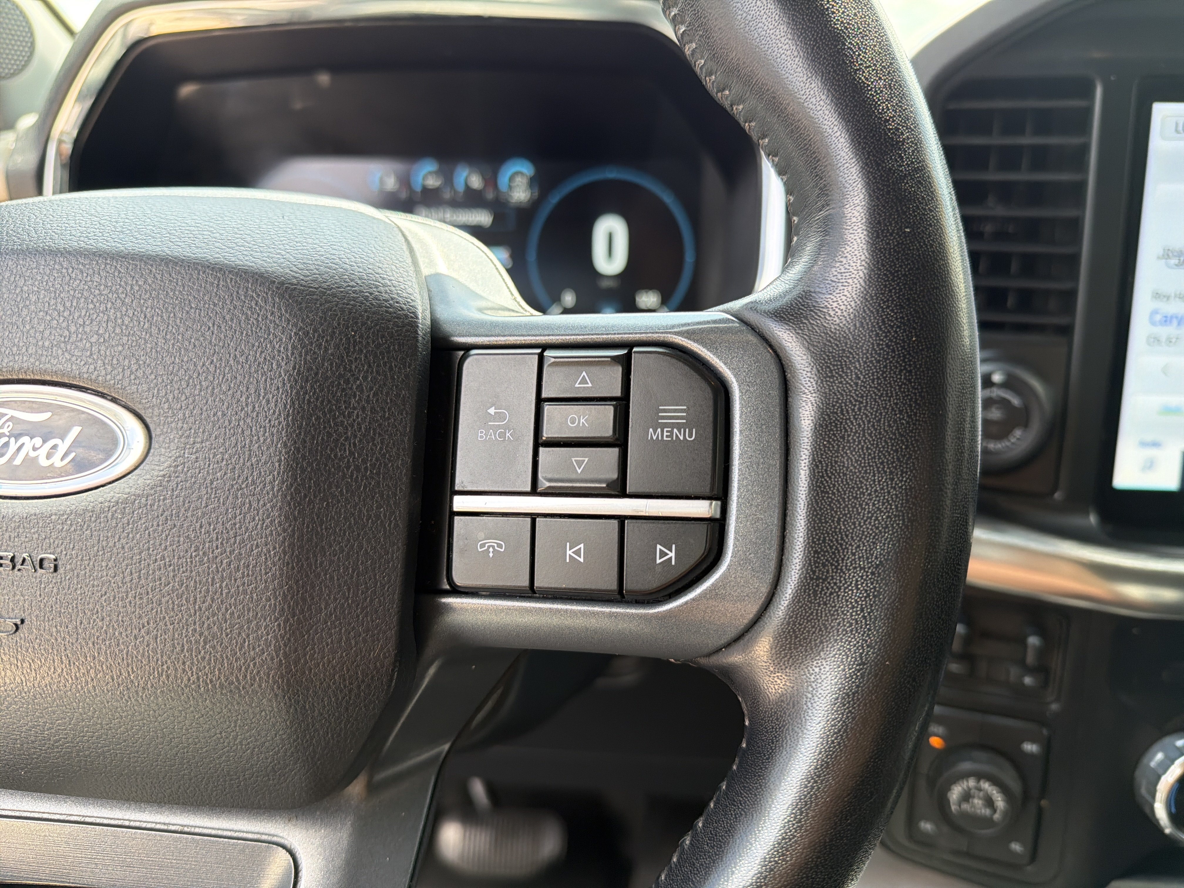 Used 2023 Ford F150 Lariat w/ Trailer Tow Package AWD/4WD image 13
