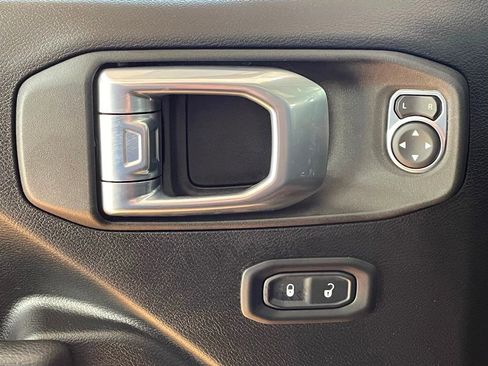 Used 2022 Jeep Wrangler Sport image 14