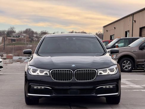Used 2018 BMW 750i xDrive AWD/4WD image 3