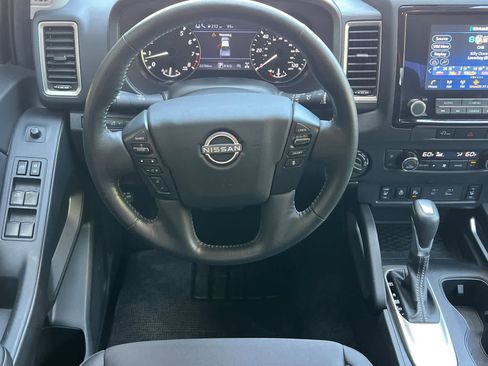 Used 2023 Nissan Frontier SV w/ Technology Package AWD/4WD image 16