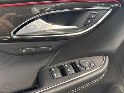 Used 2025 Buick Envision Preferred image 22