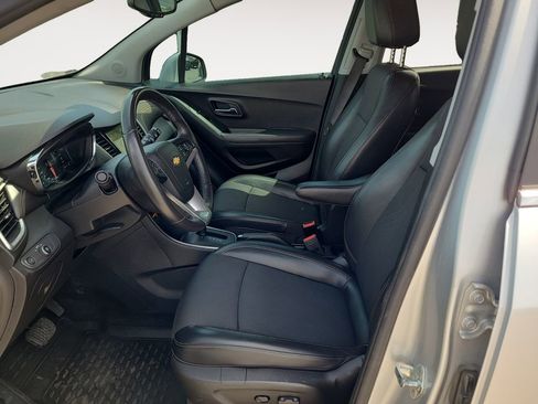 Used 2018 Chevrolet Trax LT w/ LT Convenience Package AWD/4WD image 9
