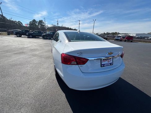 Used 2018 Chevrolet Impala LT image 4