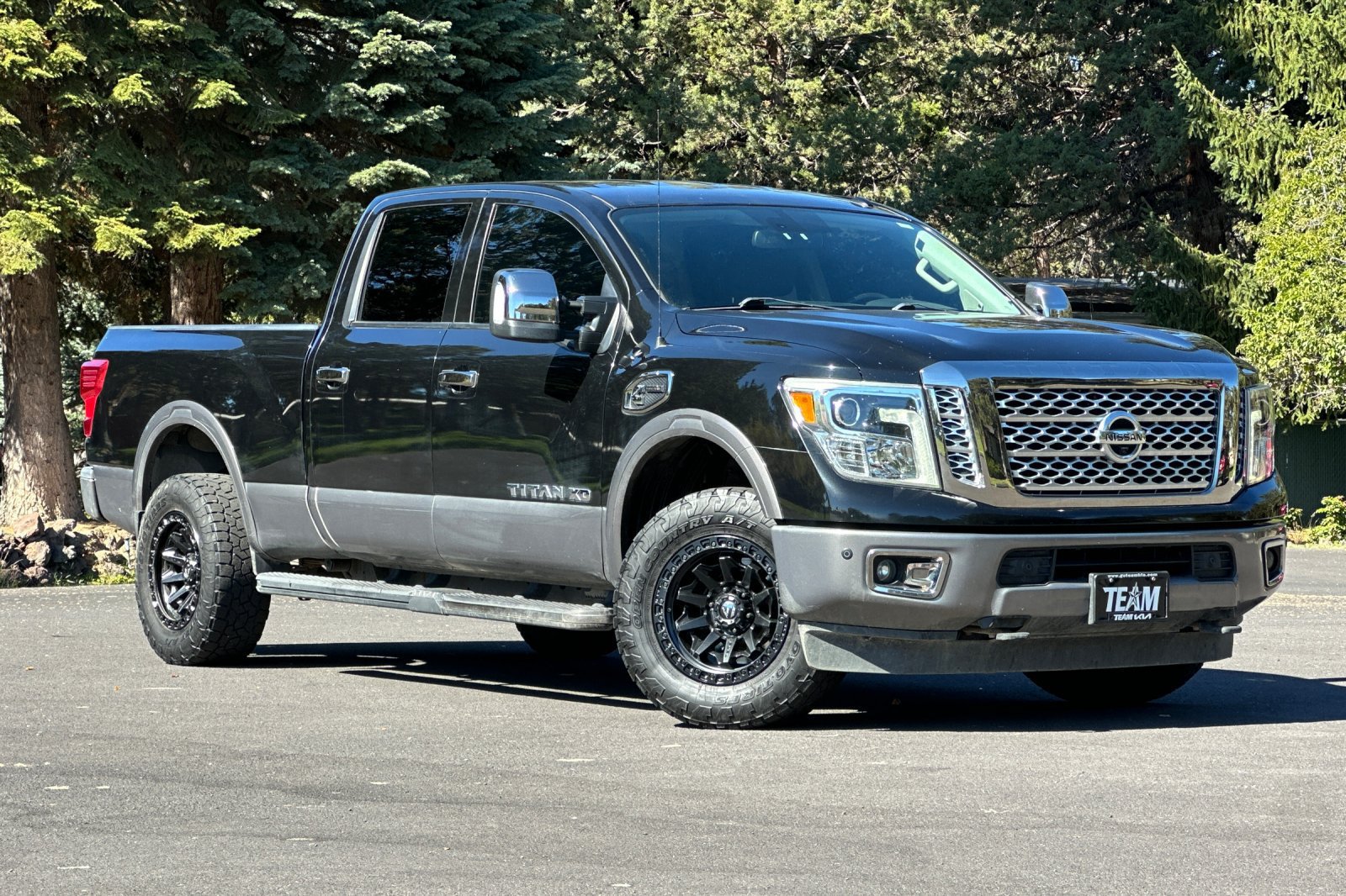 Used 2017 Nissan Titan Platinum Reserve AWD/4WD image 2