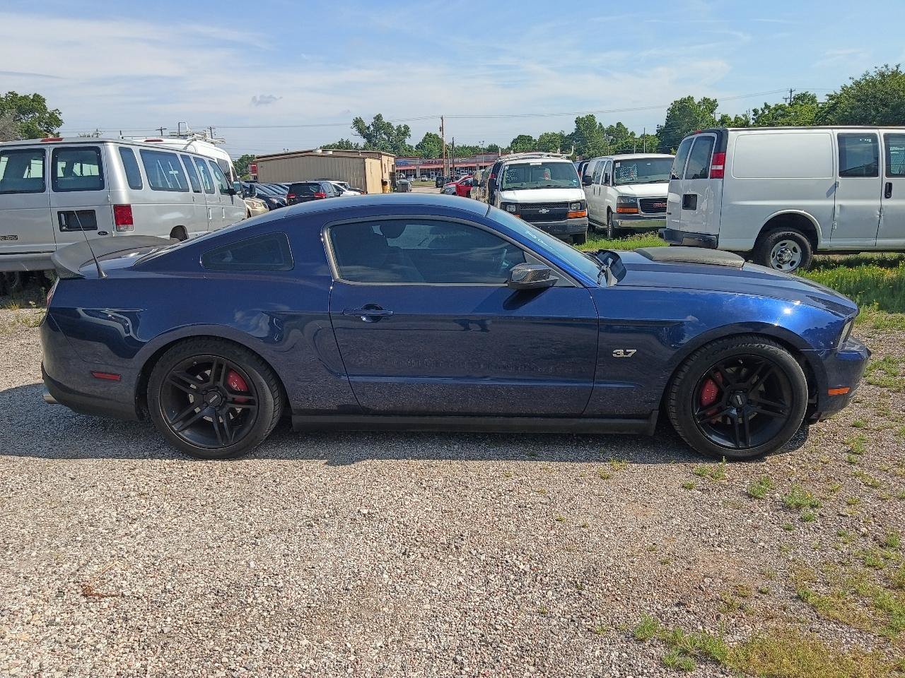 Used 2012 Ford Mustang Coupe w/ Security Pkg RWD image 4