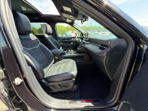 Used 2025 Ford Explorer ST w/ Sun And Sound Package AWD/4WD image 9