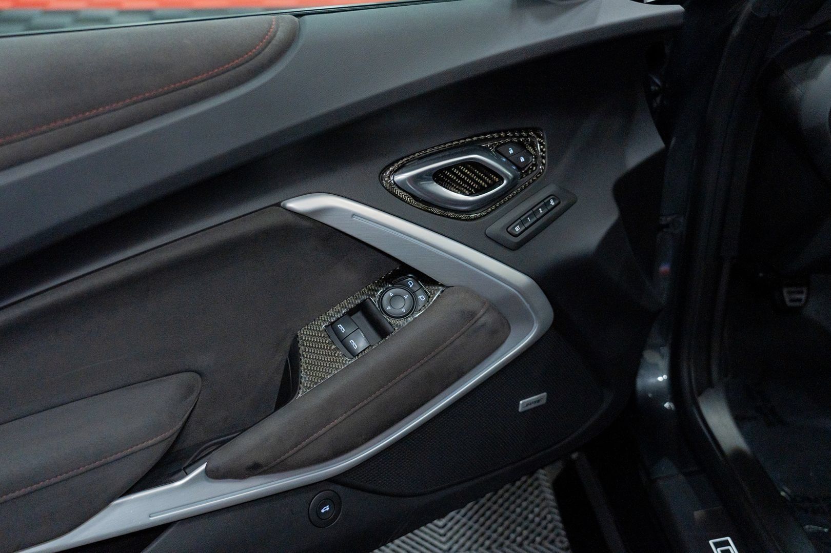 Used 2018 Chevrolet Camaro ZL1 RWD image 16