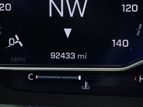 Used 2022 Chevrolet Tahoe Z71 w/ Z71 Off-Road Package image 31