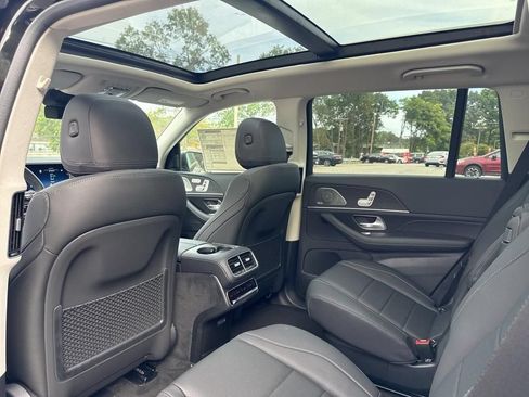 Certified 2026 Mercedes-Benz GLS 450 4MATIC image 10
