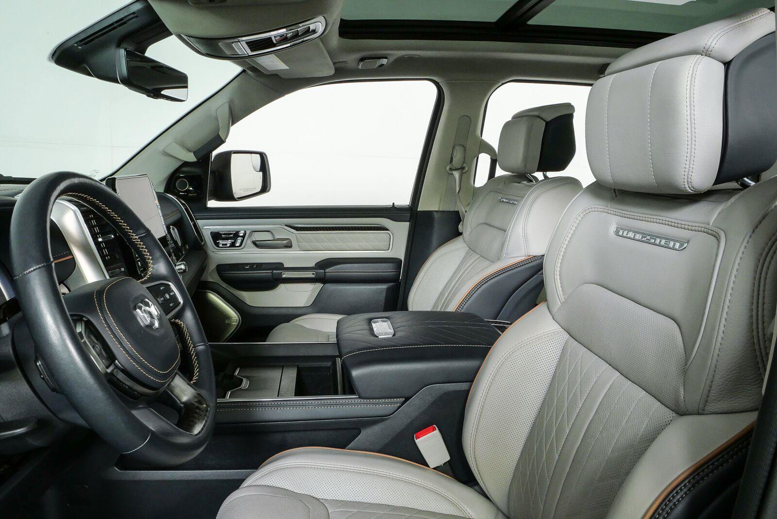 Used 2025 RAM 1500 Tungsten AWD/4WD image 6