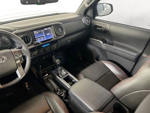 Used 2021 Toyota Tacoma TRD Sport image 21