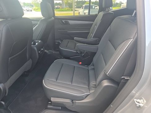 Certified 2025 Buick Enclave Sport Touring FWD image 12