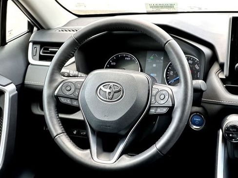 Used 2021 Toyota RAV4 XLE w/ Convenience Package image 31