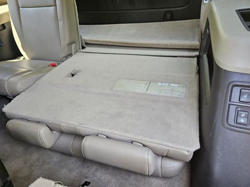 Used 2011 Toyota Sequoia Platinum AWD/4WD image 40