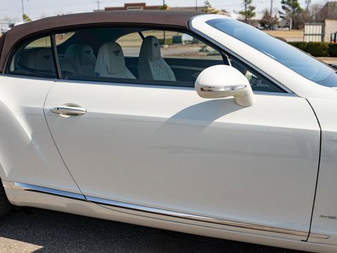 Used 2017 Bentley Continental GT image 14