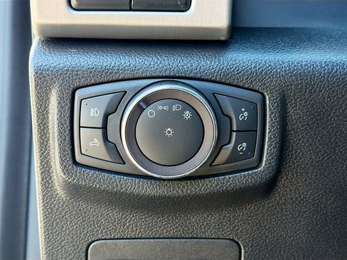 Used 2019 Ford F150 Platinum image 33