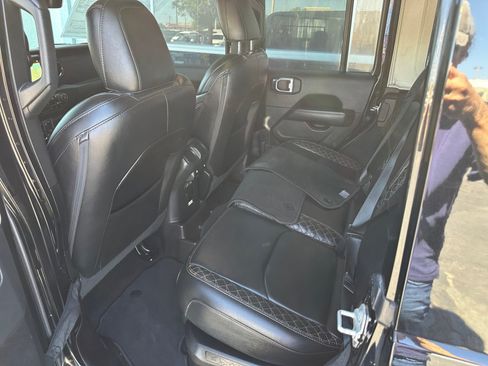 Used 2023 Jeep Wrangler Unlimited Sahara AWD/4WD image 25