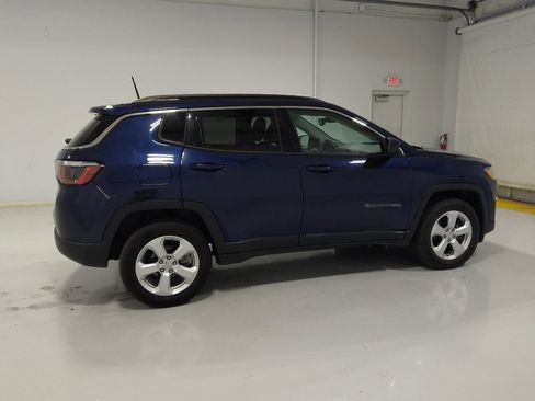 Used 2018 Jeep Compass Latitude AWD/4WD image 10