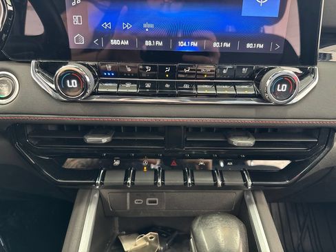 Used 2023 Chevrolet Colorado Z71 w/ Z71 Convenience Package 2 AWD/4WD image 26