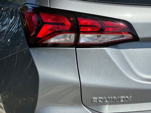 Used 2024 Chevrolet Equinox LS image 33