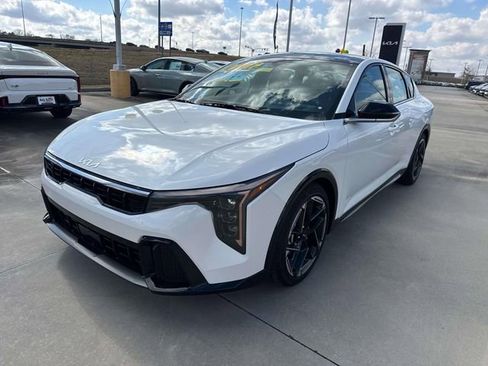 New 2026 Kia K4 GT-Line image 3