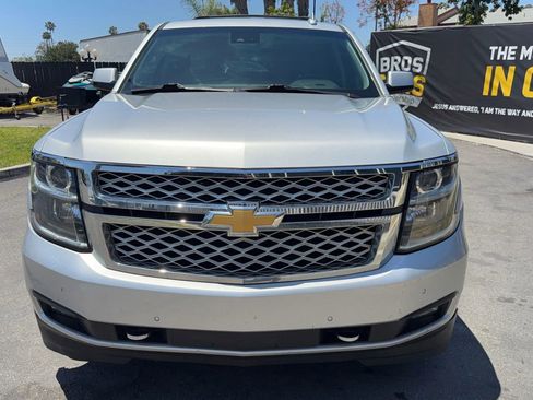 Used 2018 Chevrolet Suburban LT w/ LT Signature Package AWD/4WD image 3