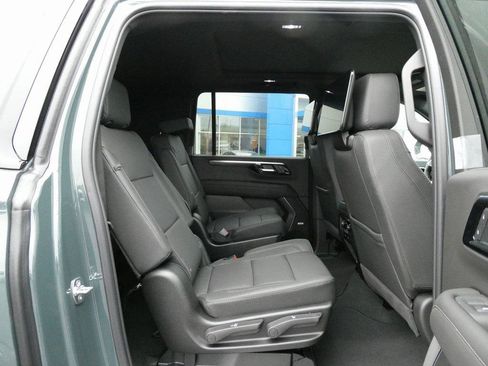 New 2026 Chevrolet Suburban Z71 w/ Z71 Off-Road Package image 12