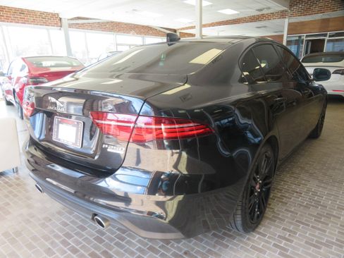 Used 2020 Jaguar XE S image 4