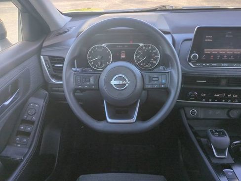 Used 2023 Nissan Rogue SV FWD image 17