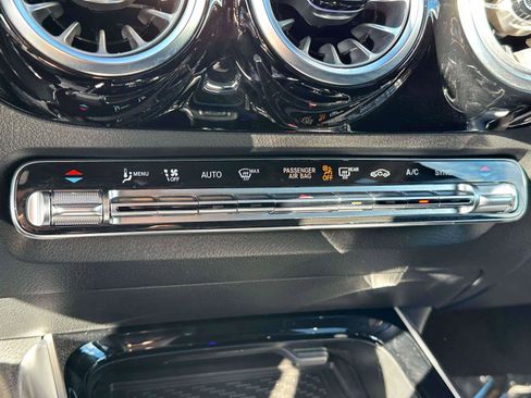 Certified 2025 Mercedes-Benz GLA 250 4MATIC image 25