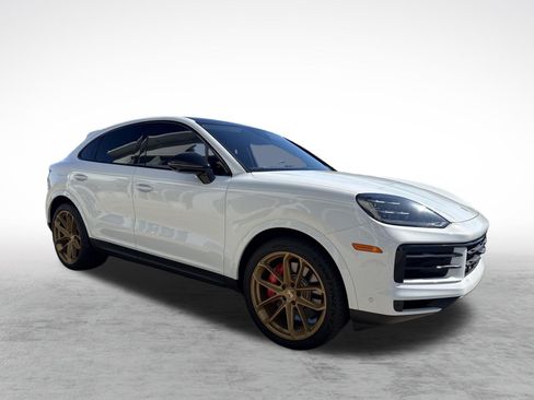 Used 2025 Porsche Cayenne S AWD/4WD image 11