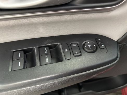 Used 2022 Honda CR-V EX-L image 11