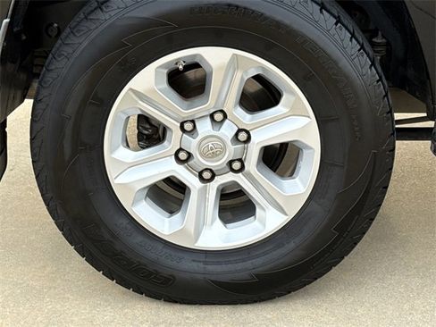 Used 2016 Toyota 4Runner SR5 Premium image 10