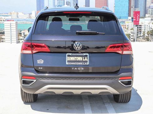 Used 2022 Volkswagen Taos SE image 5
