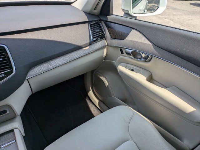 Certified 2024 Volvo XC90 B5 Plus AWD/4WD image 23