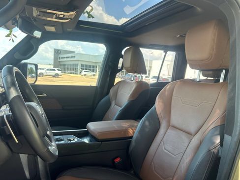 Used 2024 Lexus GX 550 w/ Accessory Package (2T) AWD/4WD image 13