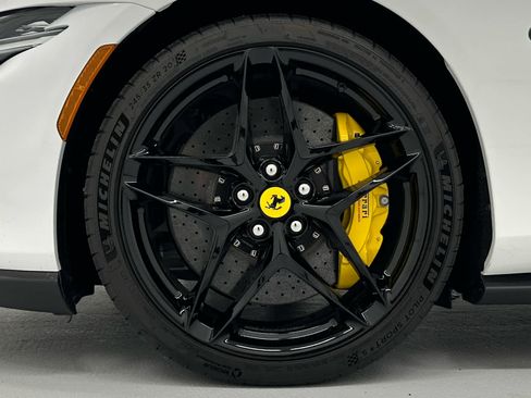 Used 2025 Ferrari Roma Spider RWD image 16