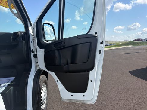 Used 2026 RAM ProMaster 2500 w/ Convenience Group FWD image 18