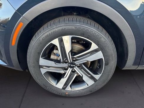 Certified 2023 Kia Sorento EX AWD/4WD image 9