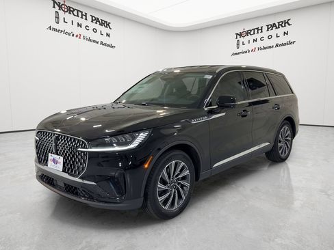 New 2026 Lincoln Aviator 2WD image 1