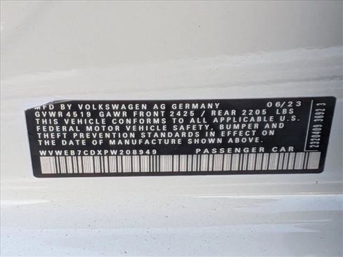 Used 2023 Volkswagen Golf R image 23