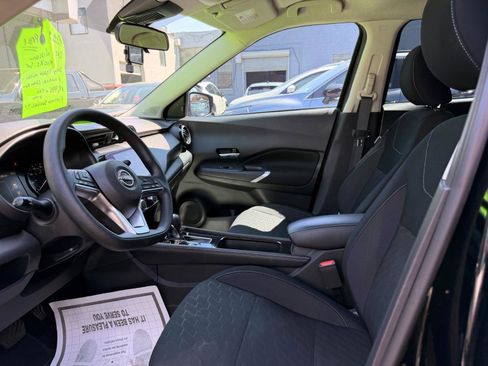 Used 2024 Nissan Kicks SV FWD image 16