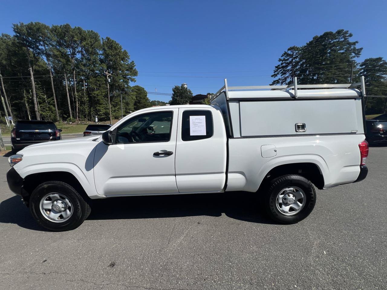 Used 2016 Toyota Tacoma SR RWD image 2